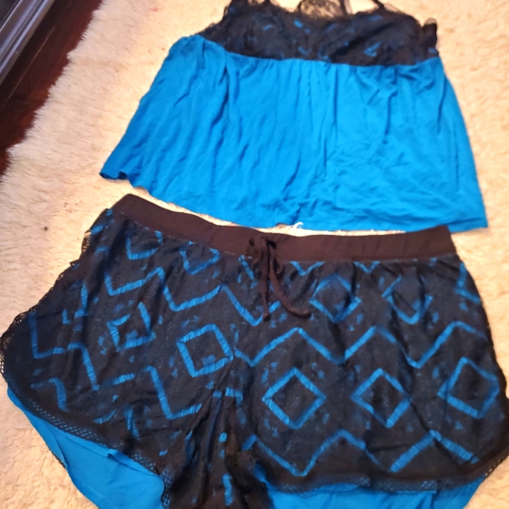 Pj set - Picture 2 of 2